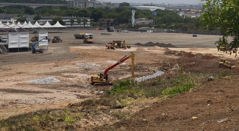 O promotor Nadim Mazloum, do Ministério Público do Estado de São Paulo, emitiu há pouco parecer favorável à concessão da liminar pleiteada pela vereadora Fernanda Curti (PT), no âmbito da Ação Popular que questiona as obras que estão sendo realizadas na região do Cecap para a Guarulhos Fest Show. Agora, o juiz responsável pelo caso tem caminho livre para decidir se concederá ou não a medida.O promotor Nadim Mazloum, do Ministério Público do Estado de São Paulo, emitiu há pouco parecer favorável à concessão da liminar pleiteada pela vereadora Fernanda Curti (PT), no âmbito da Ação Popular que questiona as obras que estão sendo realizadas na região do Cecap para a Guarulhos Fest Show. Agora, o juiz responsável pelo caso tem caminho livre para decidir se concederá ou não a medida.